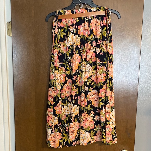 LOFT Floral Button-Down Midi Skirt - Picture 3 of 4